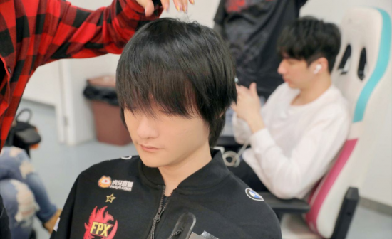 中国战队在巴黎冠军赛首日全军覆没的背后分析